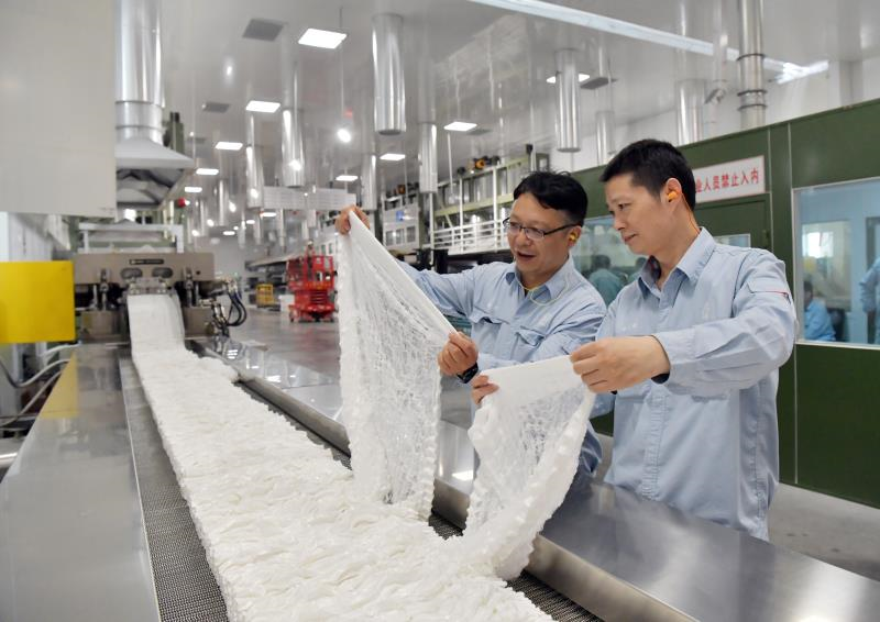 中国石化建成全球最大涤纶短纤维生产基地 开启化纤产业新篇章